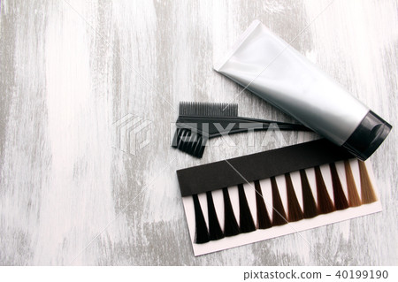 Black comb and color chart for dyed tubes and hair dyed with silver hair color and gray hair 40199190