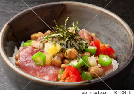 Tuna bowl with plush and natto 40200468