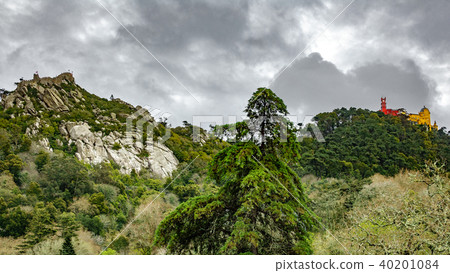 Palace da Pena and Castle of moros over hill. Sintra, Lisbon. Portugal 40201084