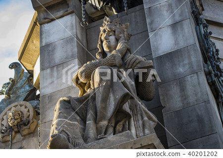 Elements of the monument to Columbus in Barcelona  40201202