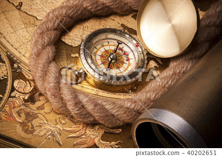 Golden Compass, navigation equipment 40202651