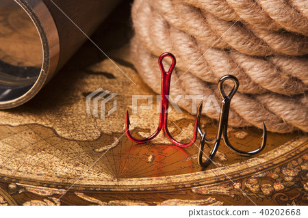 Golden Compass, navigation equipment 40202668