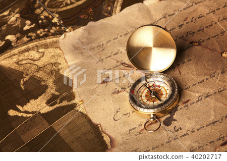 Golden Compass, navigation equipment 40202717