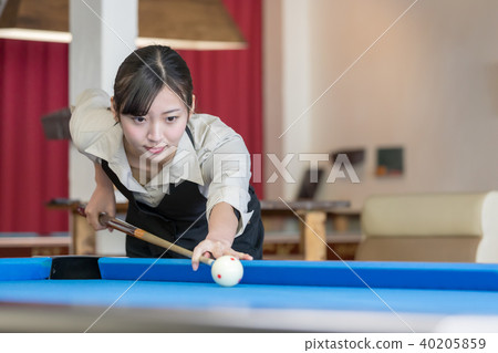 Billiard image woman hustler 40205859