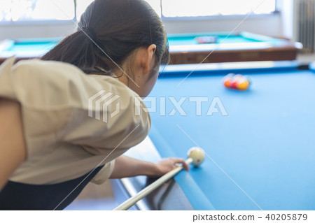 Billiard image woman hustler 40205879