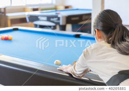 Billiard image woman hustler 40205881