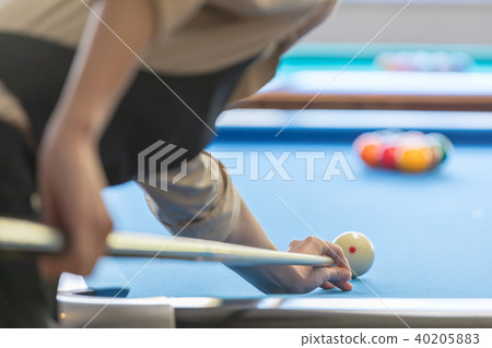 Billiard image woman hustler 40205883