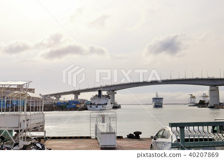 沖繩那霸那霸泊港入口風景 沖繩那霸那霸泊港入口風景 40207869
