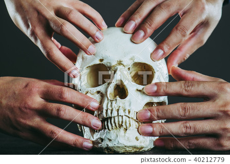 肋骨和人的手 40212779