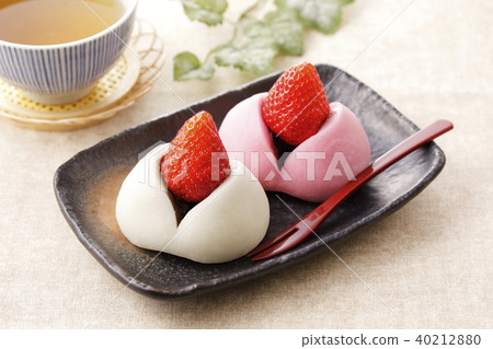 Strawberry Daifuku Strawberry Daifuku 40212880