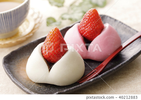 Strawberry Daifuku 40212883