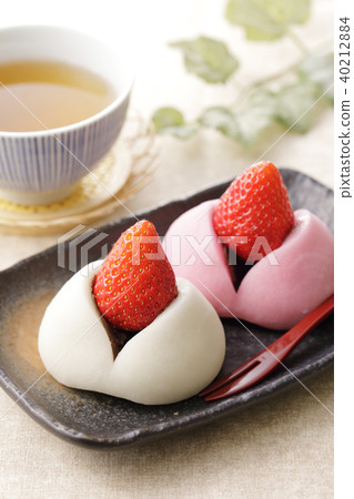 Strawberry Daifuku 40212884