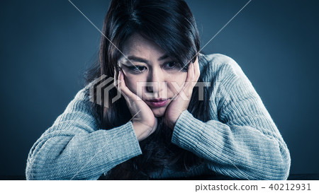 Women stress 40212931