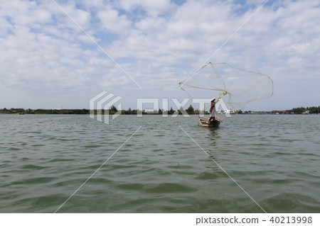 Fishing scenery Vietnam 40213998