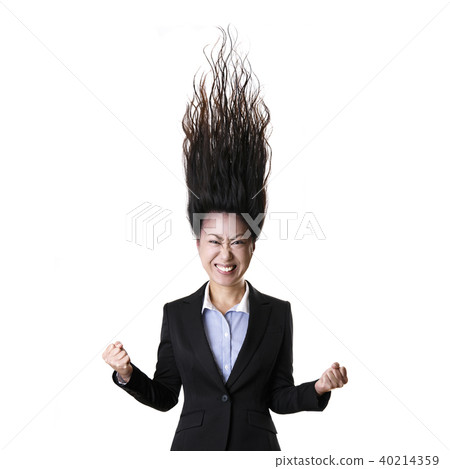 一個憤怒的女人 40214359