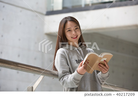 Campus college student 40217209