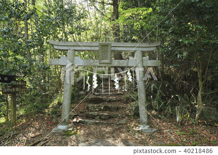 Entrance to Hanazono Valley Shichi Falls Okunin 40218486