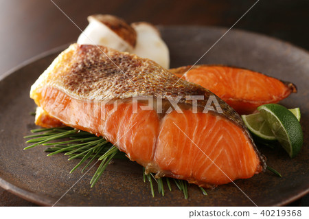 salmon  40219368