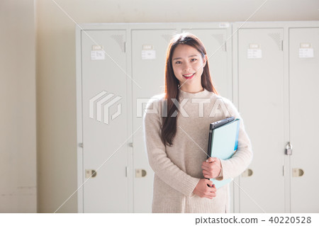 Autumn campus college students 40220528