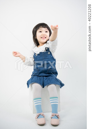 Lovely girl 40221208