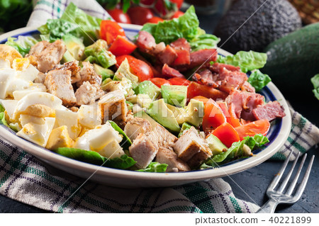 Healthy cobb salad with chicken 40221899