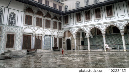 Istanbul turkish street life on a rainy autumn day Istanbul turkish street life on a rainy autumn day 40222485