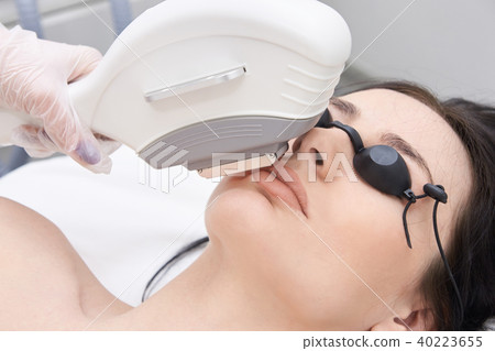 Hair removal on the face. Bright skin. 40223655