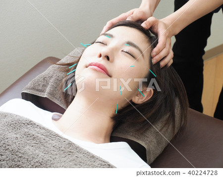 做美容鬍子的女人(射擊合作鮑勃) 做美容鬍子的女人(射擊合作鮑勃) 40224728