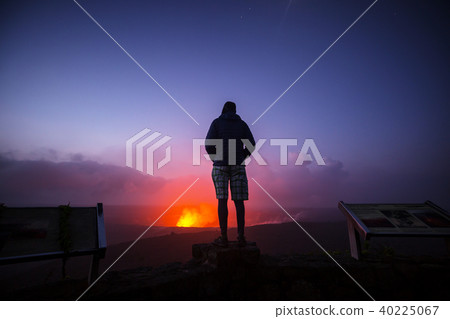 Active volcano 40225067