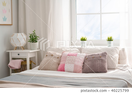 light kids bedroom 40225799