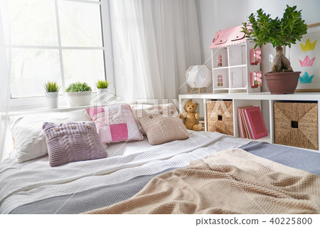 light kids bedroom 40225800