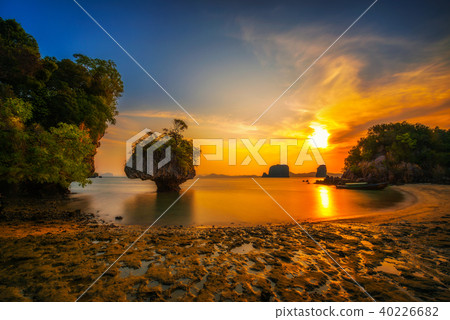 Sunset over Laopilae archipelago around Ko Hong island in Thailand Sunset over Laopilae archipelago around Ko Hong island in Thailand 40226682