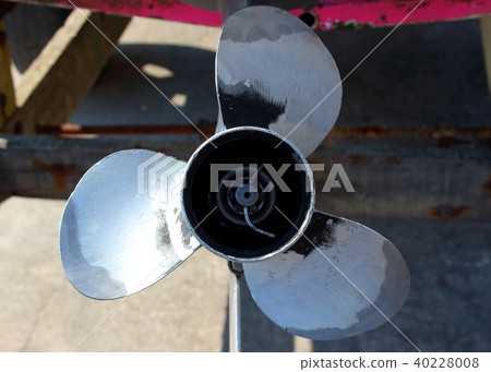 Three-blade boat propeller. 40228008