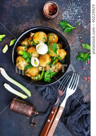 boiled potato 40229929