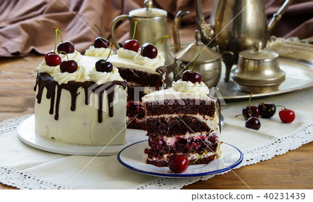 Black forest cake, Schwarzwalder Kirschtorte 40231439