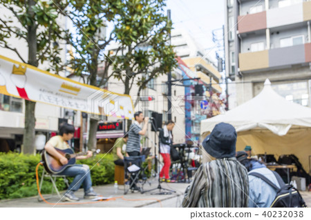 住在街上 住在街上 40232038