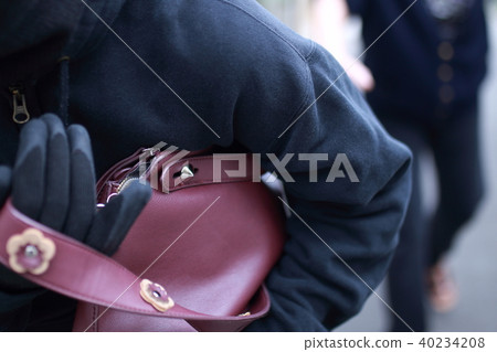 Snatch (crime victim perpetrator bag bag senior elderly theft robbery robbing face no back alley) Snatch (crime victim perpetrator bag bag senior elderly theft robbery robbing face no back alley) 40234208