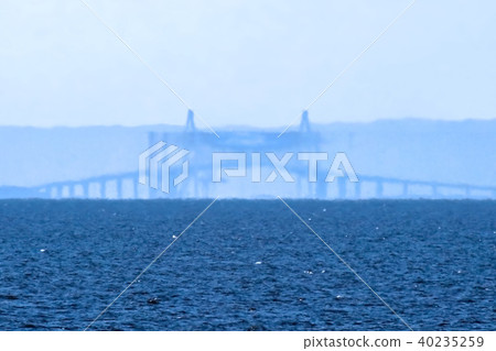 The new bridge which changes with mirage (2) 40235259