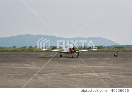 SDF's small aircraft SDF's small aircraft 40236056