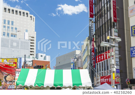 Second-hand market 40238260