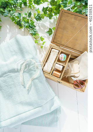 Lifestyle terrace sewing 40238921