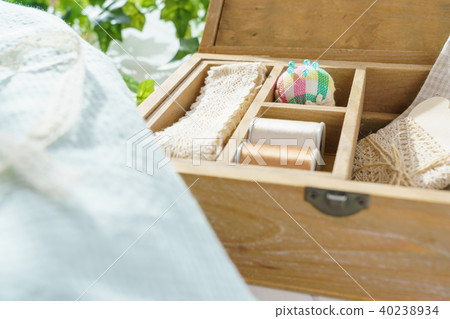 Lifestyle terrace sewing 40238934