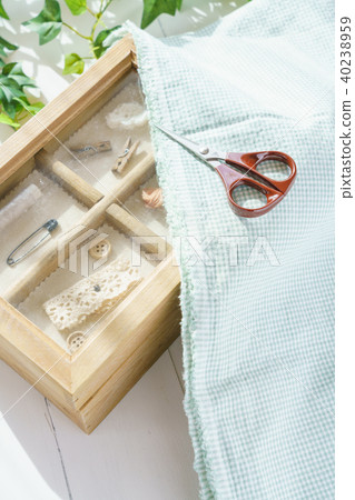 Lifestyle terrace sewing 40238959