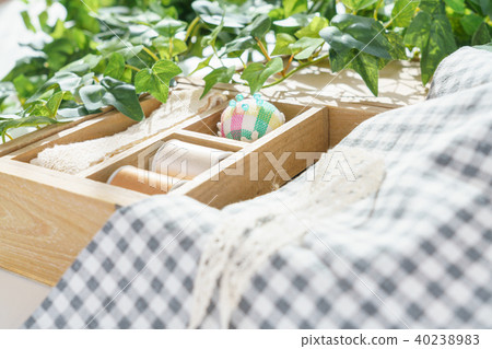 Lifestyle terrace sewing 40238983