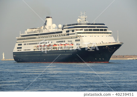 Cruise passenger ship Forrene dam Osaka harbor entrance Cruise passenger ship Forrene dam Osaka harbor entrance 40239451