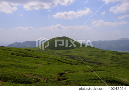 Aso early summer scenery Aso early summer scenery 40242914