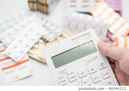 Calculator and medicine 40244112