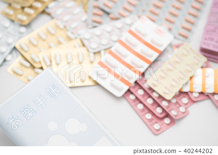 Medicine notebook and medicine 40244202