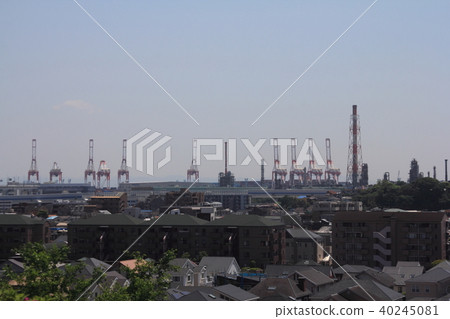 Honmoku's residential area and container 40245081