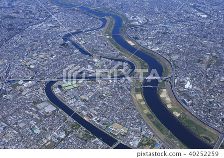 Arakawa green area and meandering / aerial view of the Sumida River Arakawa green area and meandering / aerial view of the Sumida River 40252259